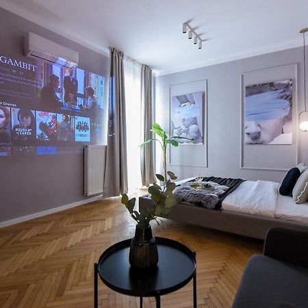 Modern Stay - Central Studios With Wall Projector Near Radisson بوخارست المظهر الخارجي الصورة