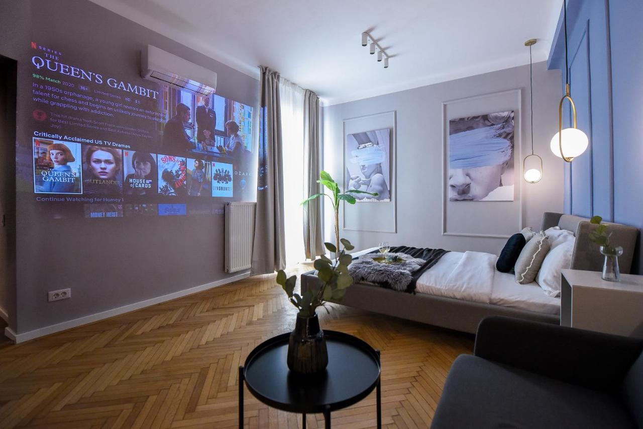 Modern Stay - Central Studios With Wall Projector Near Radisson بوخارست المظهر الخارجي الصورة