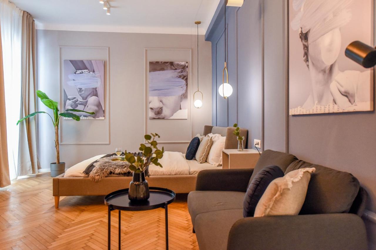 Modern Stay - Central Studios With Wall Projector Near Radisson بوخارست المظهر الخارجي الصورة