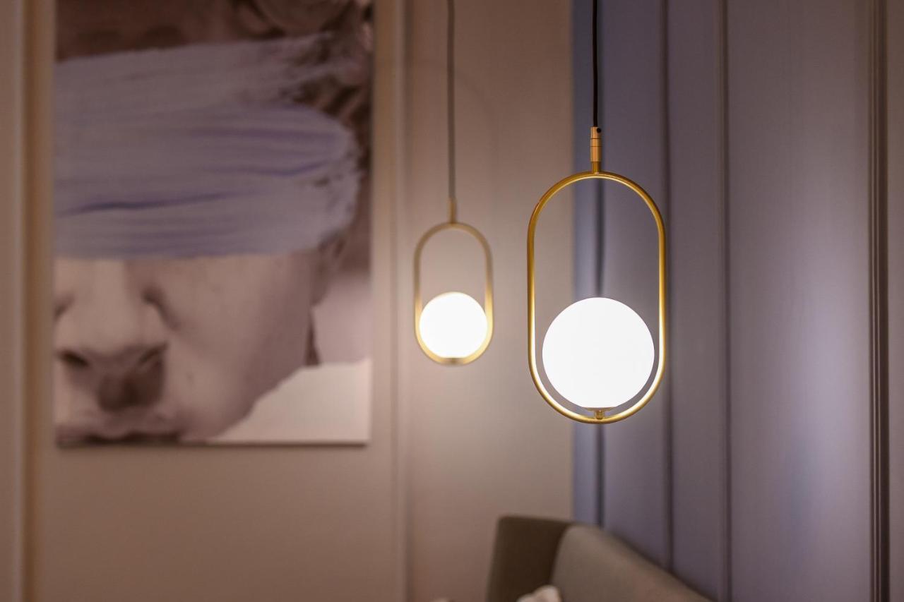 Modern Stay - Central Studios With Wall Projector Near Radisson بوخارست المظهر الخارجي الصورة