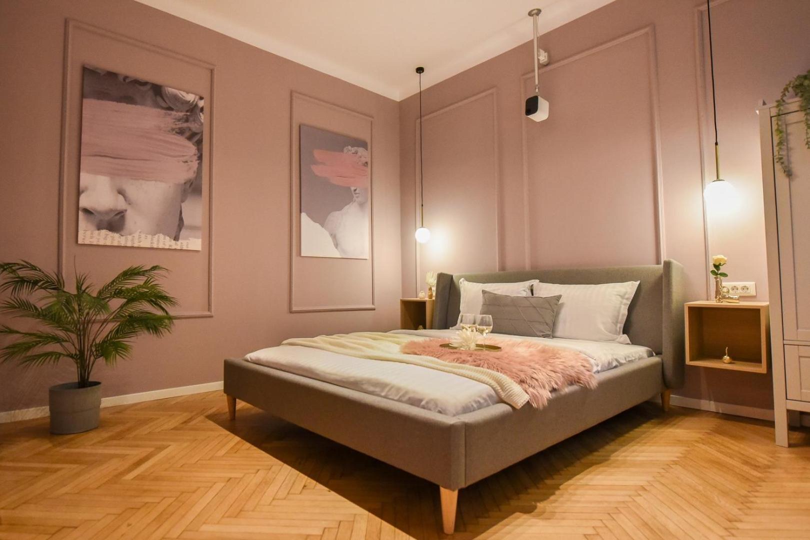 Modern Stay - Central Studios With Wall Projector Near Radisson بوخارست المظهر الخارجي الصورة