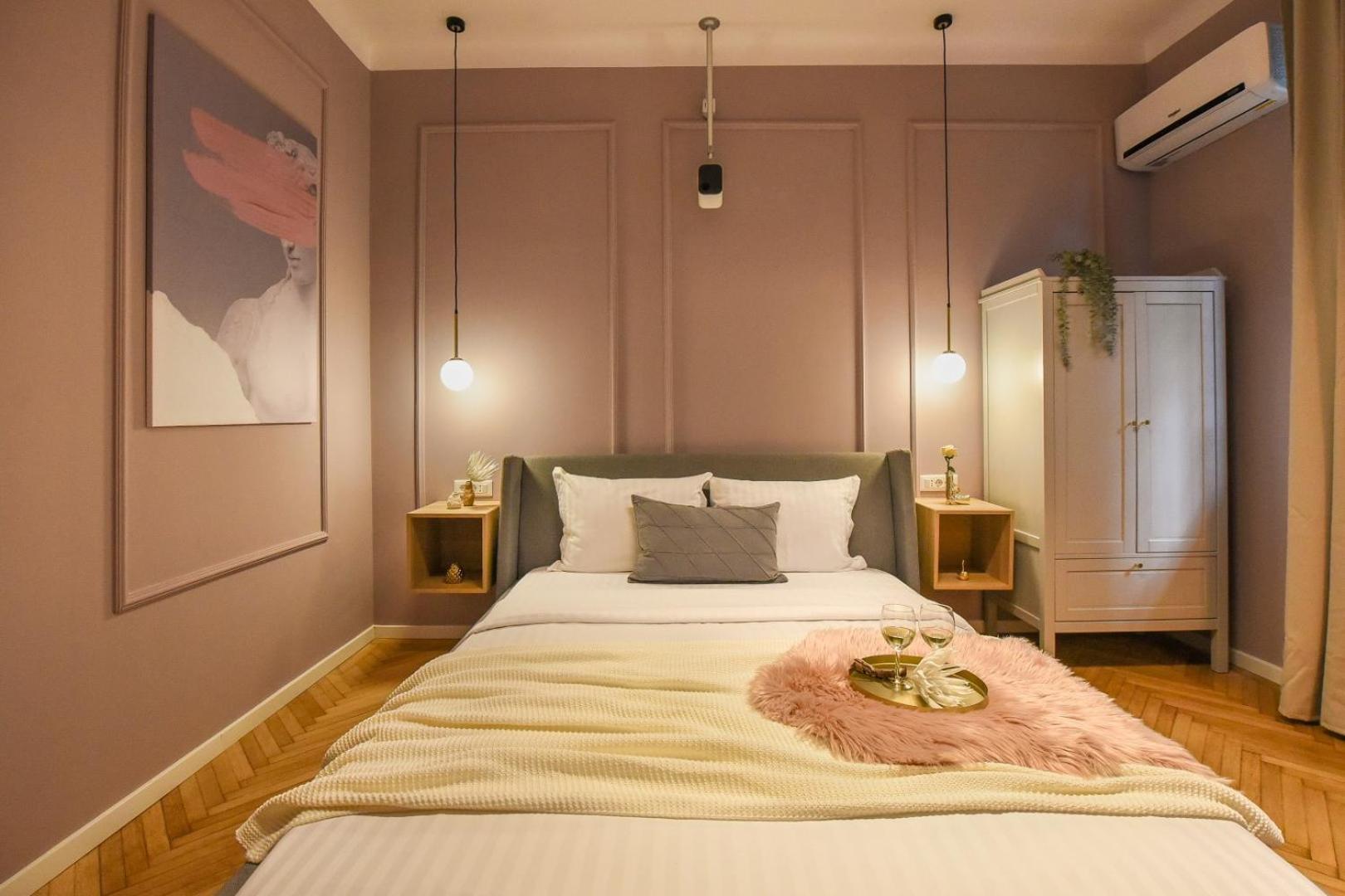 Modern Stay - Central Studios With Wall Projector Near Radisson بوخارست المظهر الخارجي الصورة
