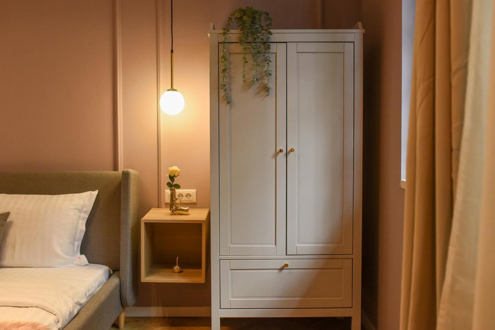 Modern Stay - Central Studios With Wall Projector Near Radisson بوخارست الغرفة الصورة