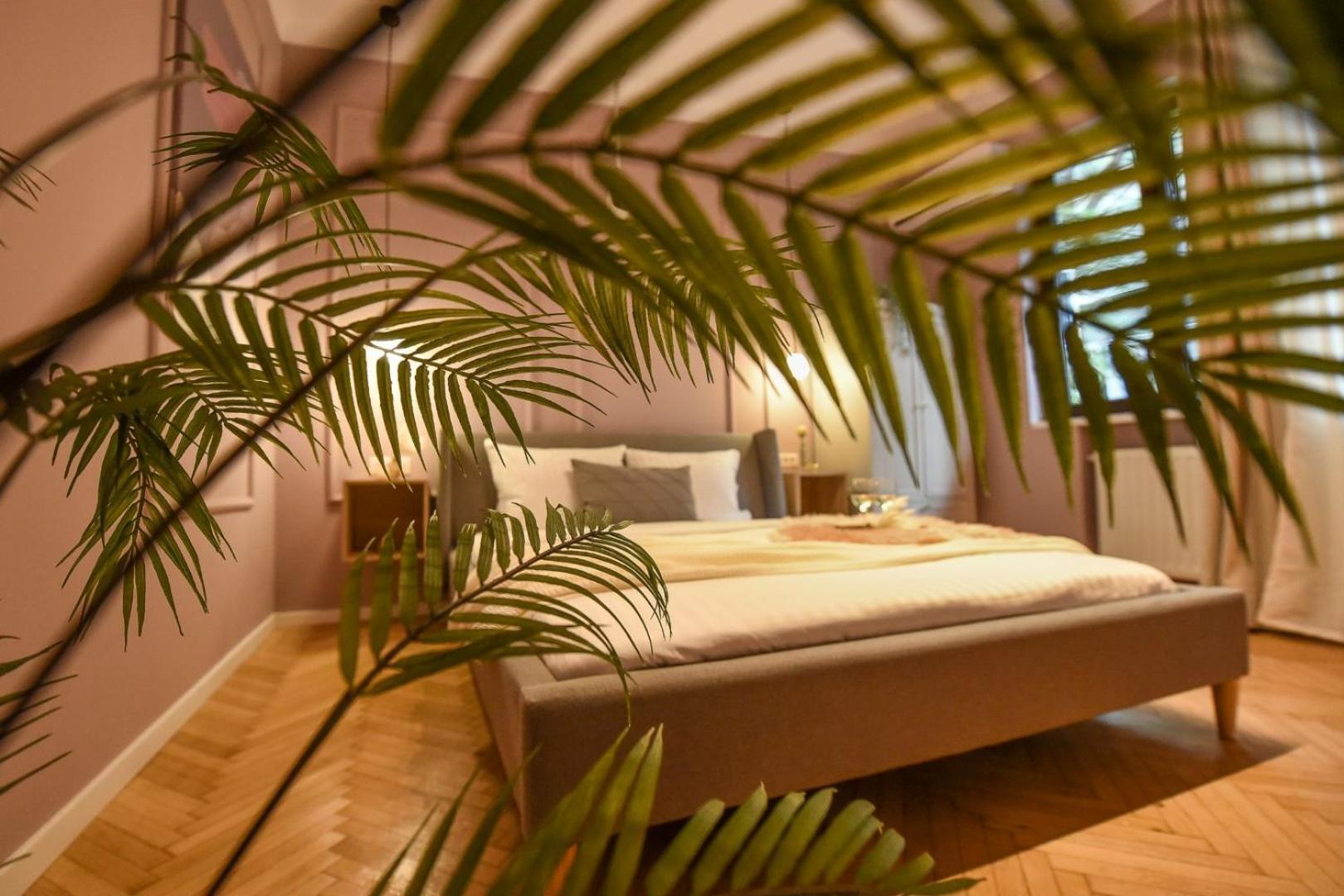 Modern Stay - Central Studios With Wall Projector Near Radisson بوخارست الغرفة الصورة
